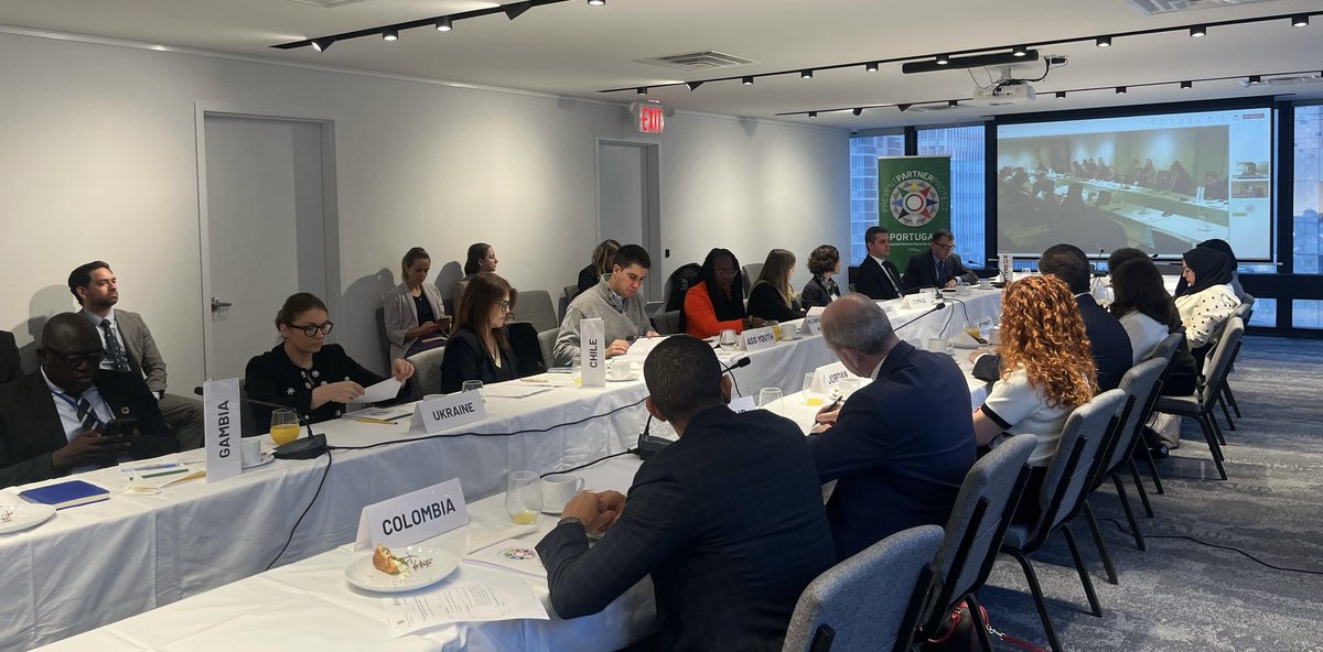 Today <a href="/IrelandAmbUN/">Fergal Mythen - Ambassador of Ireland to the UN</a> attended a working breakfast to discuss meaningful youth-led efforts for conflict prevention, hosted by  <a href="/Portugal_UN/">Portugal at the UN</a>. 🇵🇹

🇮🇪 is committed to fully implementing UNSC Res 2250 on #YPS and putting young people at the centre of all peace &amp; security efforts. 🕊️