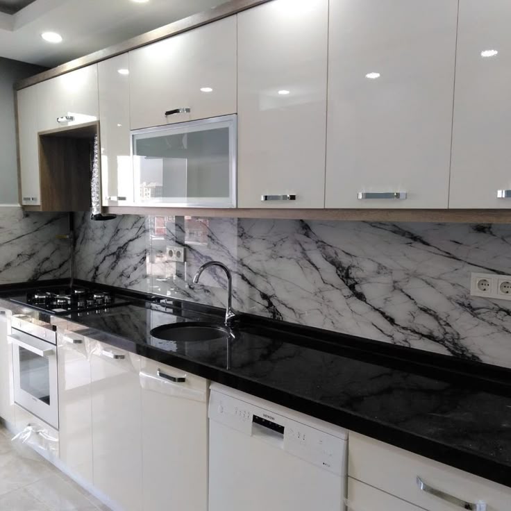 Everstone_Dy's tweet image. Easter Glow-Up 🐣🖤
Black granite + marble backsplash = Easter elegance ✨
Sleek, clean, modern — this is what Everstone kitchens are made of.
🌷 Ready for your glow-up?
📲 DM us or visit 👉 everstonedynamics.co.ke

#KitchenGlowUp #EverstoneDynamics #MarbleMood #EasterVibes