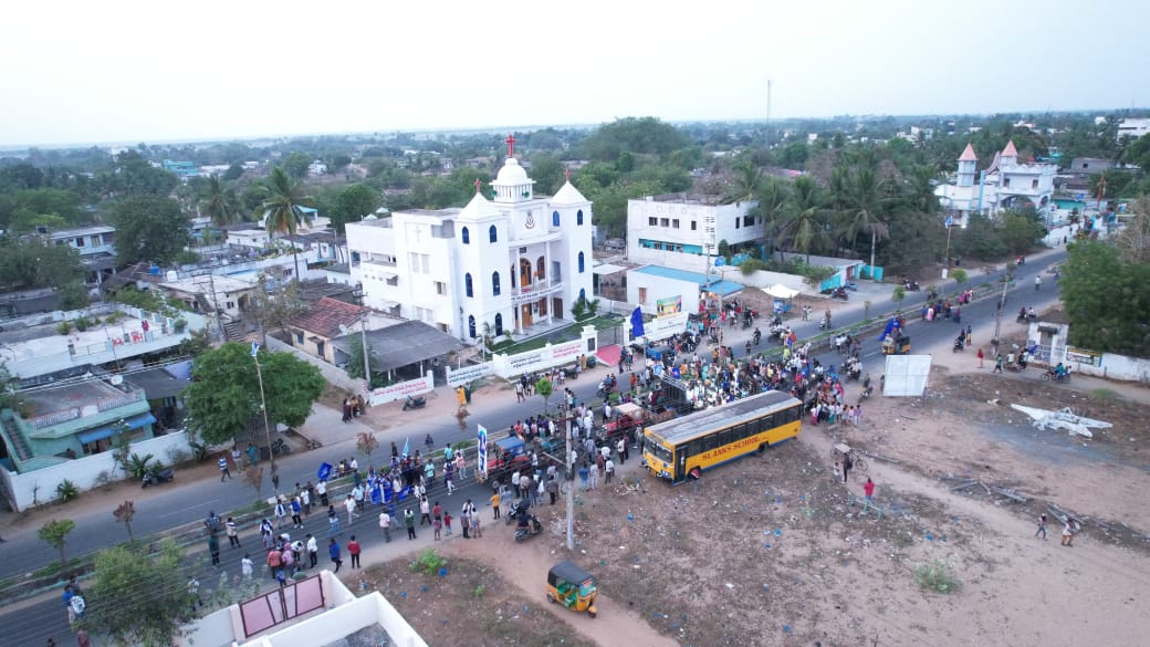 BapatlaPolice's tweet image. “Eyes in the Sky, Safety on the Ground: Bapatla Police Tighten Surveillance for Public Safety”

#PublicSafety #SmartSurveillance #TechForSafety #ModernPolicing #Leadership #TusharDudi #IPS #AndhraPradeshPolice  

@APPOLICE100
