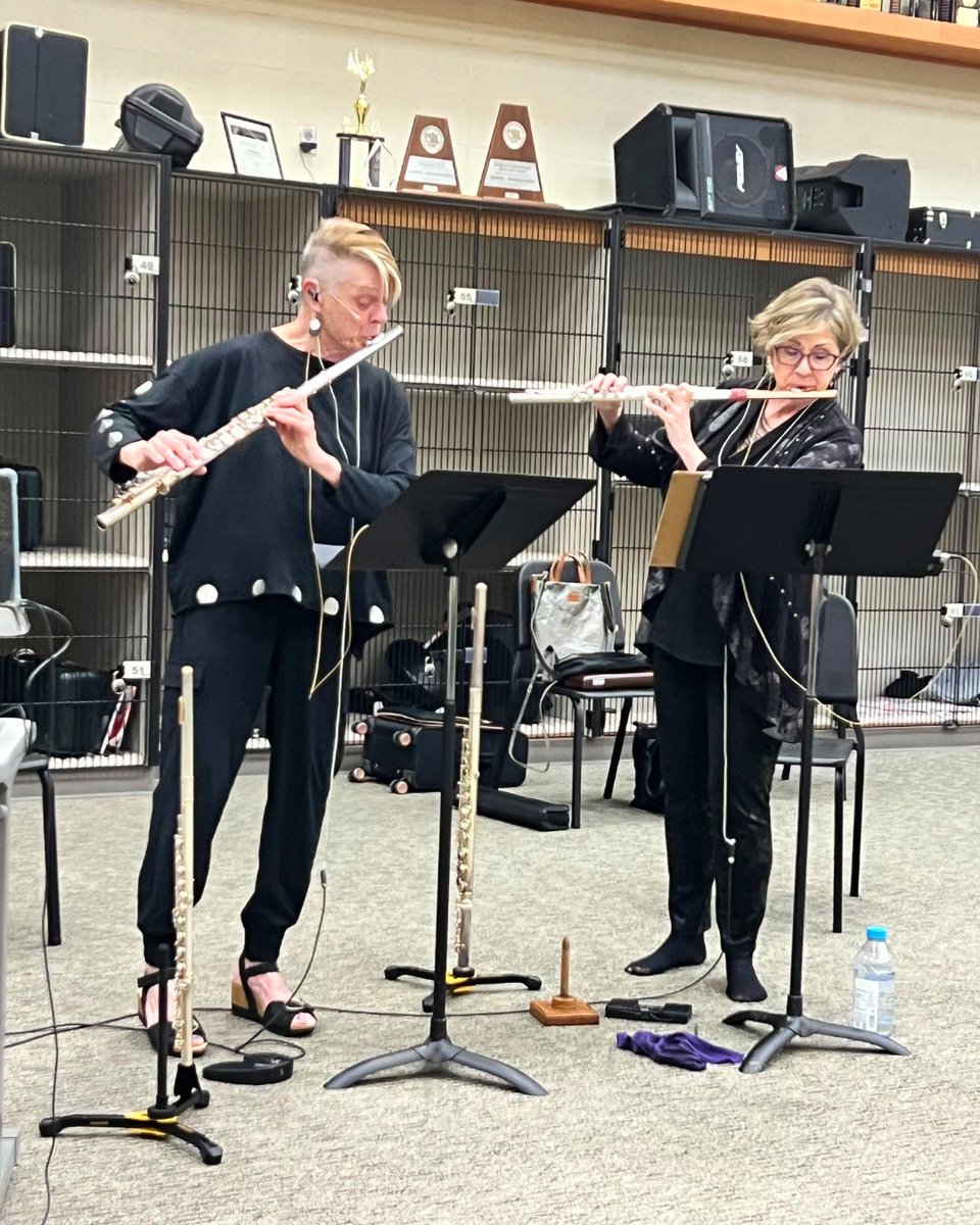 flute4ucom's tweet image. What an electric weekend with #ZAWA! here in North Texas! ⚡ Duo Claudia Anderson and Jill Felber performed at the University of Texas at Arlington and with the Texas #Flute Society this weekend. 😁 🎶 Thanks to everyone who played #flutes!

Our best,
The #CNMC Team💜