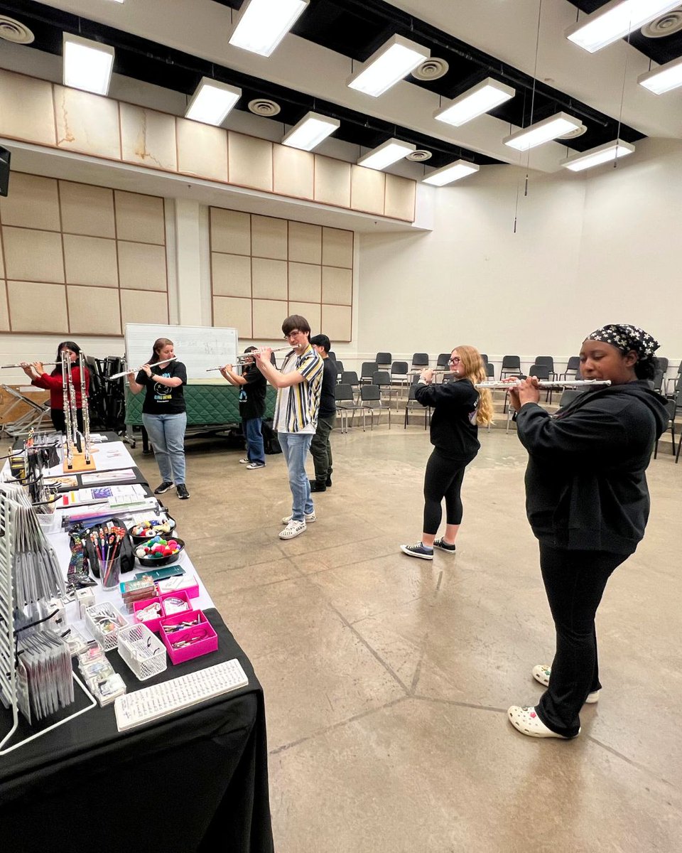 flute4ucom's tweet image. What an electric weekend with #ZAWA! here in North Texas! ⚡ Duo Claudia Anderson and Jill Felber performed at the University of Texas at Arlington and with the Texas #Flute Society this weekend. 😁 🎶 Thanks to everyone who played #flutes!

Our best,
The #CNMC Team💜