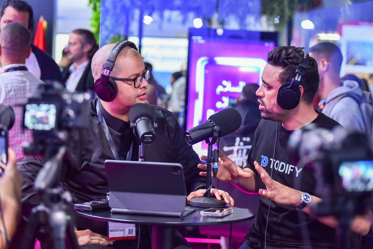 inwi's tweet photo. Abderazak Yousif est à nouveau avec nous cette année au GITEX AFRICA !
Retrouvez-le sur le stand inwi pour une édition spéciale GITEX de son podcast #Business_Talk+, enregistrée chaque jour au cœur de l’événement.

Des échanges authentiques avec celles et ceux qui font avancer l’innovation au Maroc.

#inwi_innov #GITEXAfrica #BusinessTalkPlus #Startups