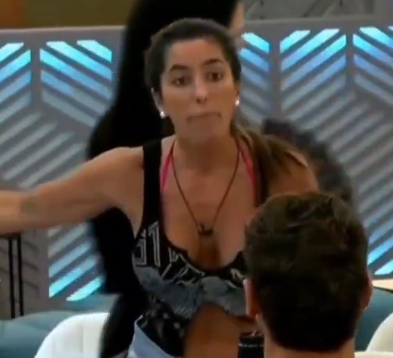 _Flogger_'s tweet photo. Definitivamente anoche hicieron todo lo necesario para q Tato gane este GH.
Si se iba Luz quedaba como el pobrecito y solo.⬆️
Si se iba Martina bullyng (q fue loq paso)⬆️

Obviamente si no gana líder la próxima es Luz y ya estaría terminado el juego

#GranHermano #GranHermano2025 https://t.co/zVoPeXDl7u