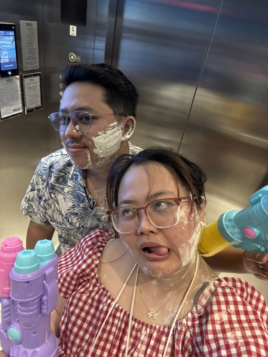 tembostern's tweet photo. songkran 2025🫧❤️💛🩵 https://t.co/Xy9SjEu6sc