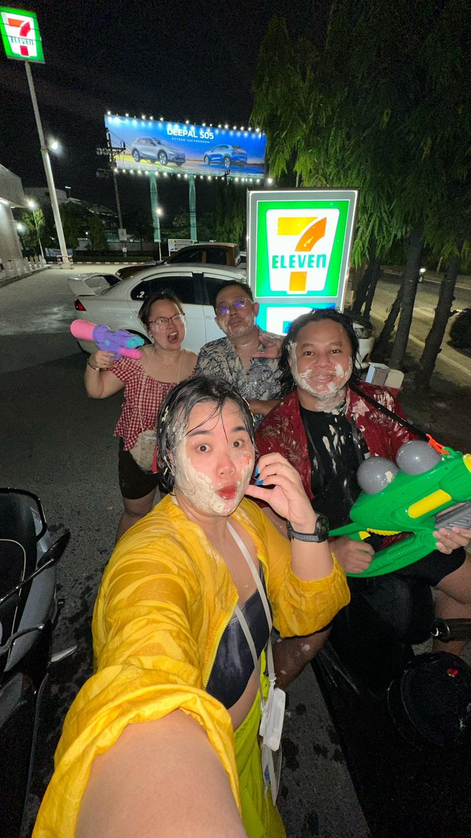 tembostern's tweet photo. songkran 2025🫧❤️💛🩵 https://t.co/Xy9SjEu6sc