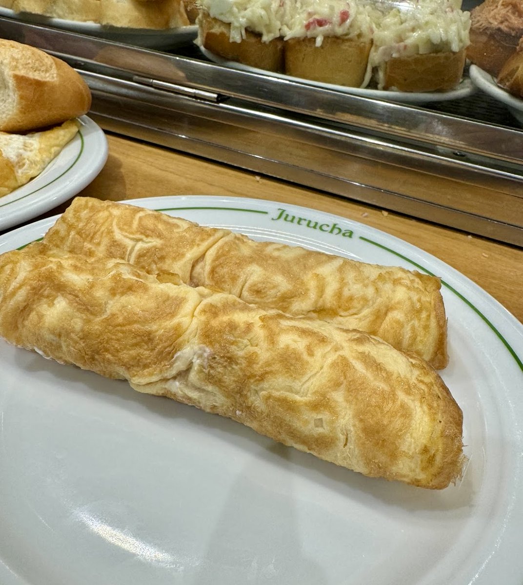 JuruchaBardetap's tweet photo. Lo que importa... ¡Es lo de adentro!
¿Ya probaste nuestros Creps de Salmón?
📍 C/Ayala 19
@MADRID @HosteleriaMad @VisitMadrid_es @Visita_Madrid
#madrid #barriodesalamanca #turismomadrid #jurucha #pinchos #aperitivosmadrid #foodmadrid #barmadrid https://t.co/ou3TeMJqXc