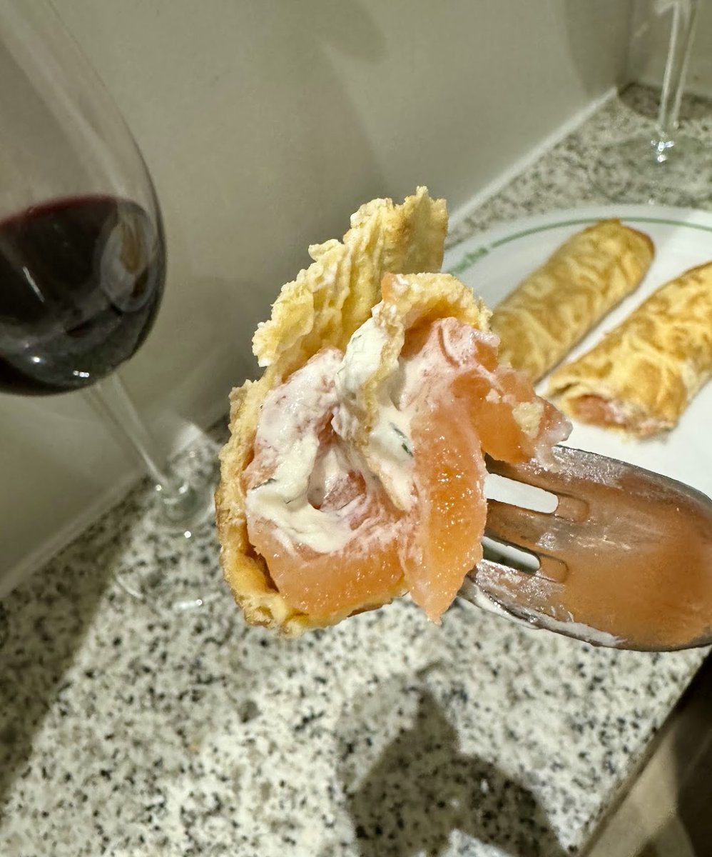 JuruchaBardetap's tweet photo. Lo que importa... ¡Es lo de adentro!
¿Ya probaste nuestros Creps de Salmón?
📍 C/Ayala 19
@MADRID @HosteleriaMad @VisitMadrid_es @Visita_Madrid
#madrid #barriodesalamanca #turismomadrid #jurucha #pinchos #aperitivosmadrid #foodmadrid #barmadrid https://t.co/ou3TeMJqXc