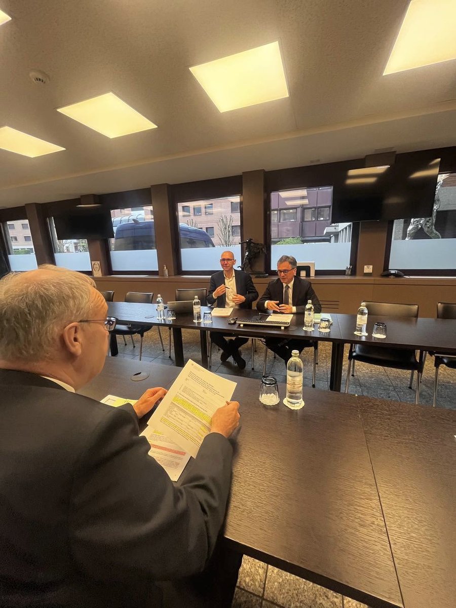 Zudem führte ich bilaterale Gespräche mit dem Tessiner Regierungspräsidenten <a href="/christianvitta/">Christian Vitta</a> und dem Tessiner Finanz- und Wirtschaftsdirektor Stefano Rizzi. Der Dialog zwischen #Bund und #Kantonen bleibt zentral für eine starke Zusammenarbeit!