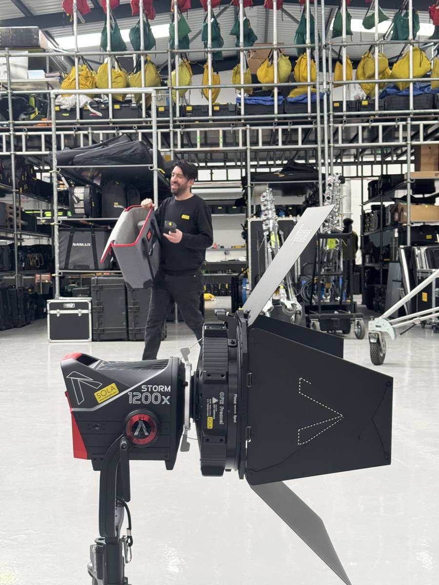 Solalights's tweet photo. Happy to offer Aputure 1200 X's for rent. Bi-Colour LED pictured with optional compact Fresnel. Adam getting them ready for hire in our new West London warehouse. https://t.co/XgjDok3xhz