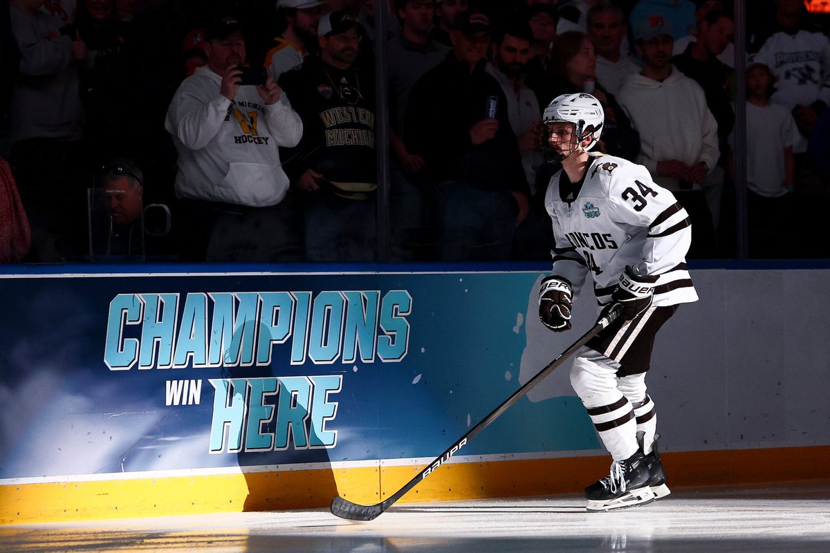An unforgettable weekend at the 2025 NCAA Men’s Ice Hockey Championship! 🏆 ❄️

Western Michigan dominated, and we were proud to bring the championship look to life at Enterprise Center—from bold arena branding to next-level design by Section 127. 

#theSGway #FrozenFour