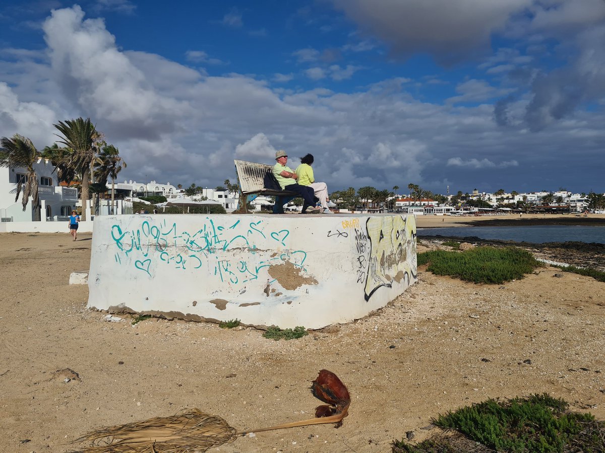 Damian Valle tweet media