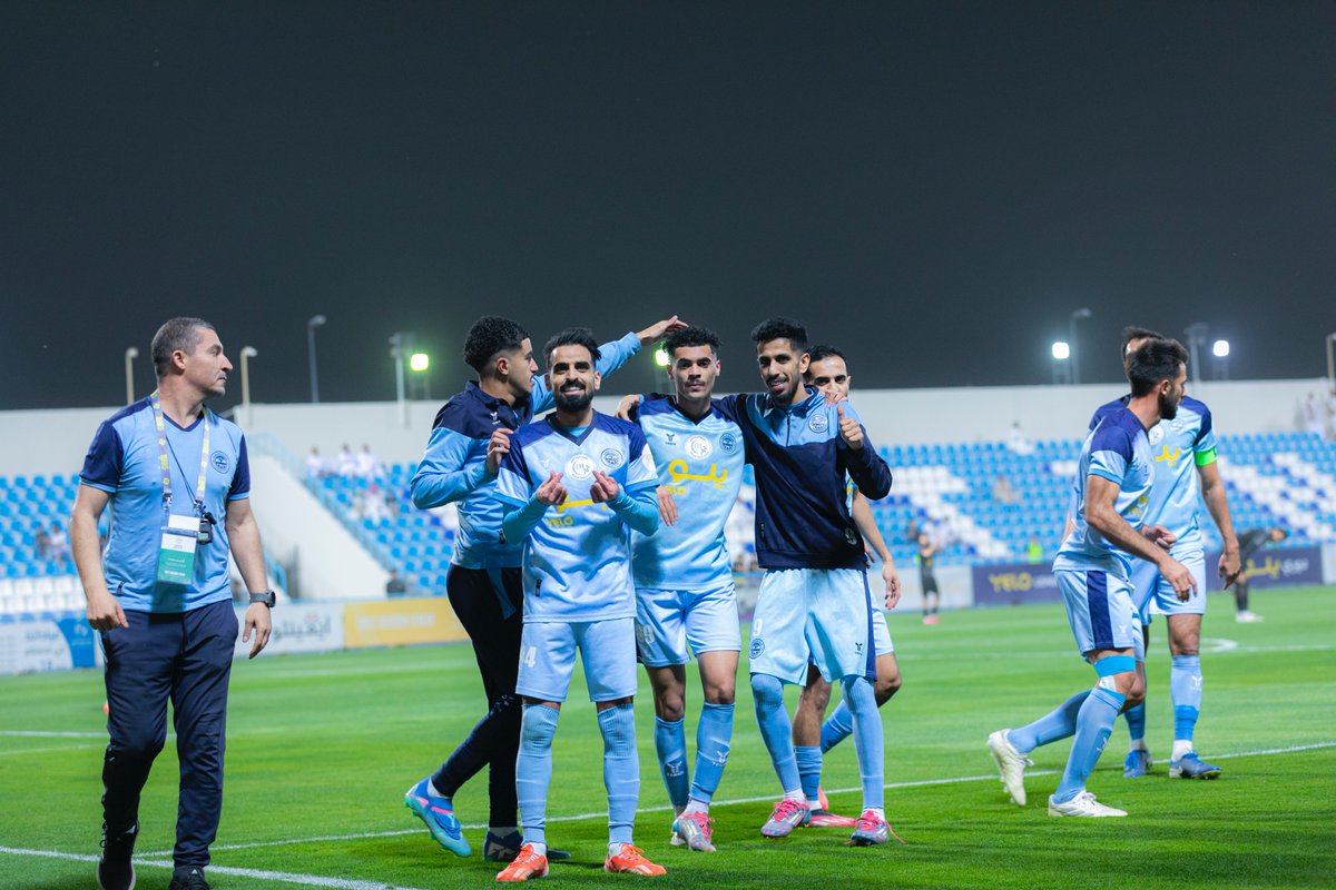 FDL_KSA's tweet photo. فيصل العبدالواحد 🔵
يقص شريط الأهداف ⚽️✂️

#الباطن_الطائي 
#دوري_يلو | #FDL https://t.co/1eBvDR1tJM