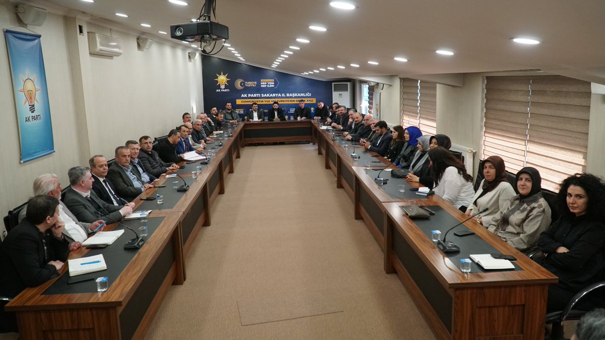 AK Parti Sakarya İl Yürütme ve Yönetim Kurulu Toplantıları; İl Başkanımız Sayın Yunus Tever başkanlığında gerçekleşti.
 
Umudun, İcraatin ve Geleceğin Adı; AK Parti!