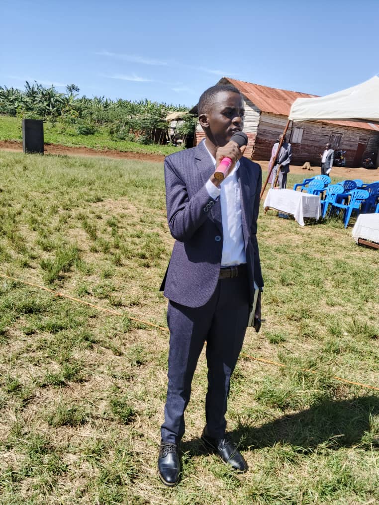 Wakandi_Ug's tweet image. Last week, our very own Nebert, attended the AGM of our estimeed clients; Kashanda Tukore Sacco. In the same engagement, we had savers of the week recognised. We are excited by the impact our solutions avail to our dear clients. 

#BuildingCommunity #WakandiEnergy #Save #FinTech