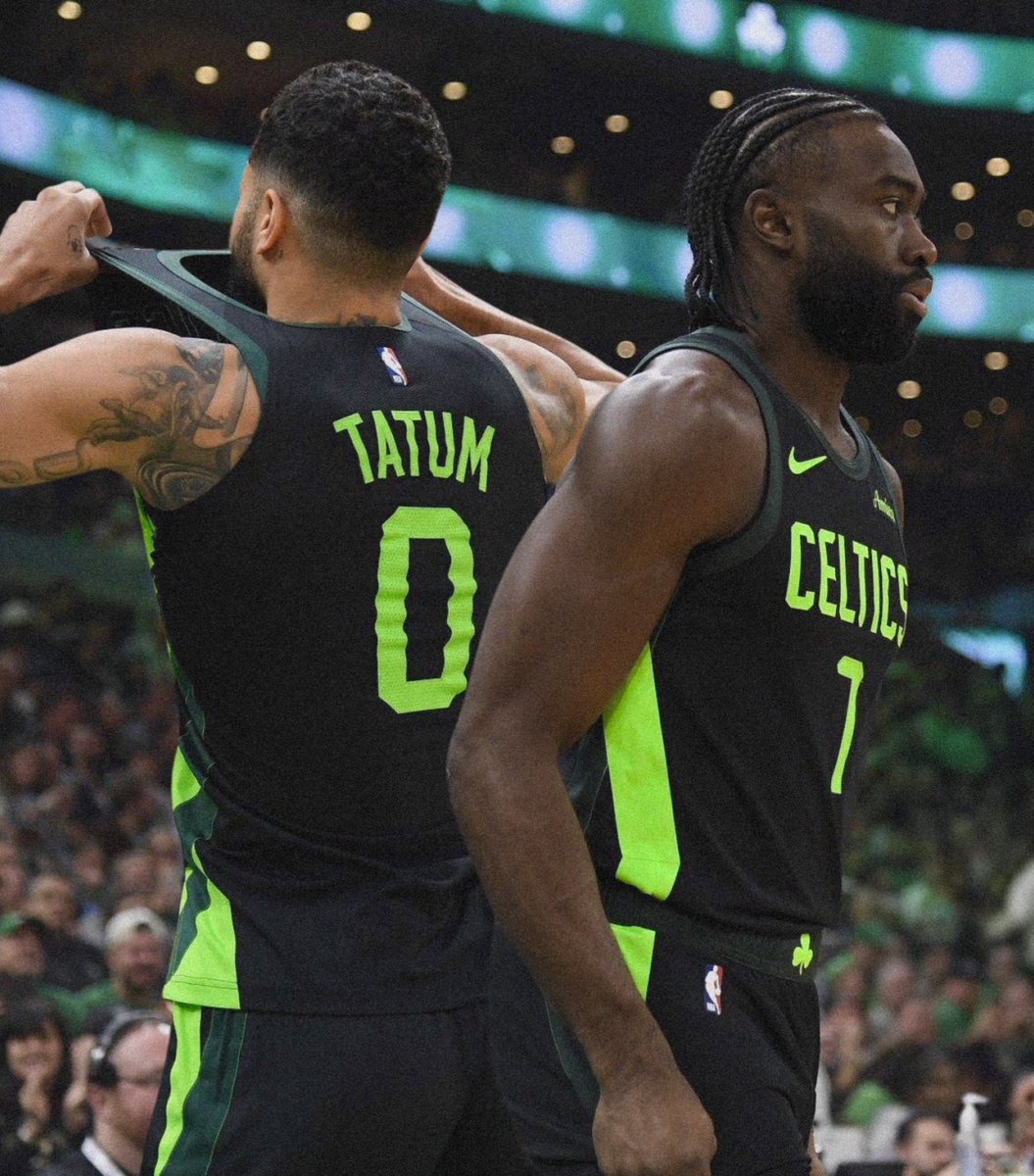 CelticsAr's tweet image. تممممت! 🤷🏻‍♂️

✅ ريتويت
✅ تابع الحساب 

سحب على 2 جيرسي اخر اصدار 😍
بتكون لإثنين فائزين 😎
السحب قبل اول مباراة بالبلاي اوفس لنا 👀