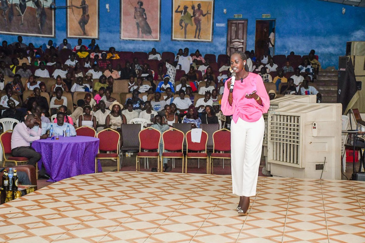 Such a privilege to be among young youth and making a positive impression and impact. Writing to me  is just a way of expressing the deepest feelings about something.
It was an honour 🙏
#SSOX