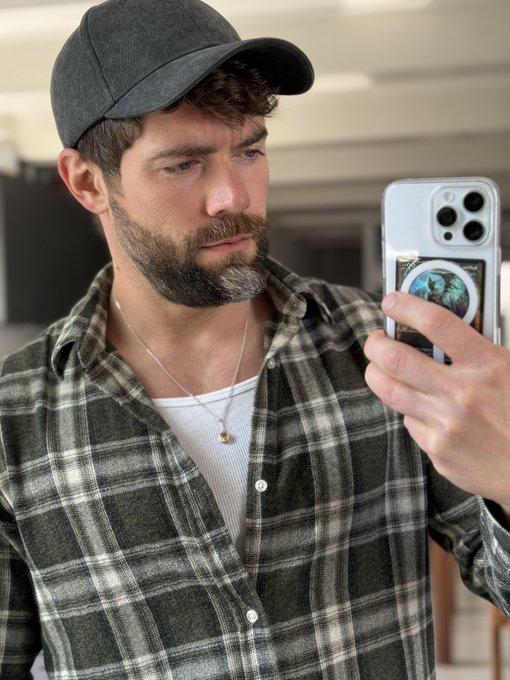 Watch Griffin Barrows's leaked NSFW photo on TwXstars