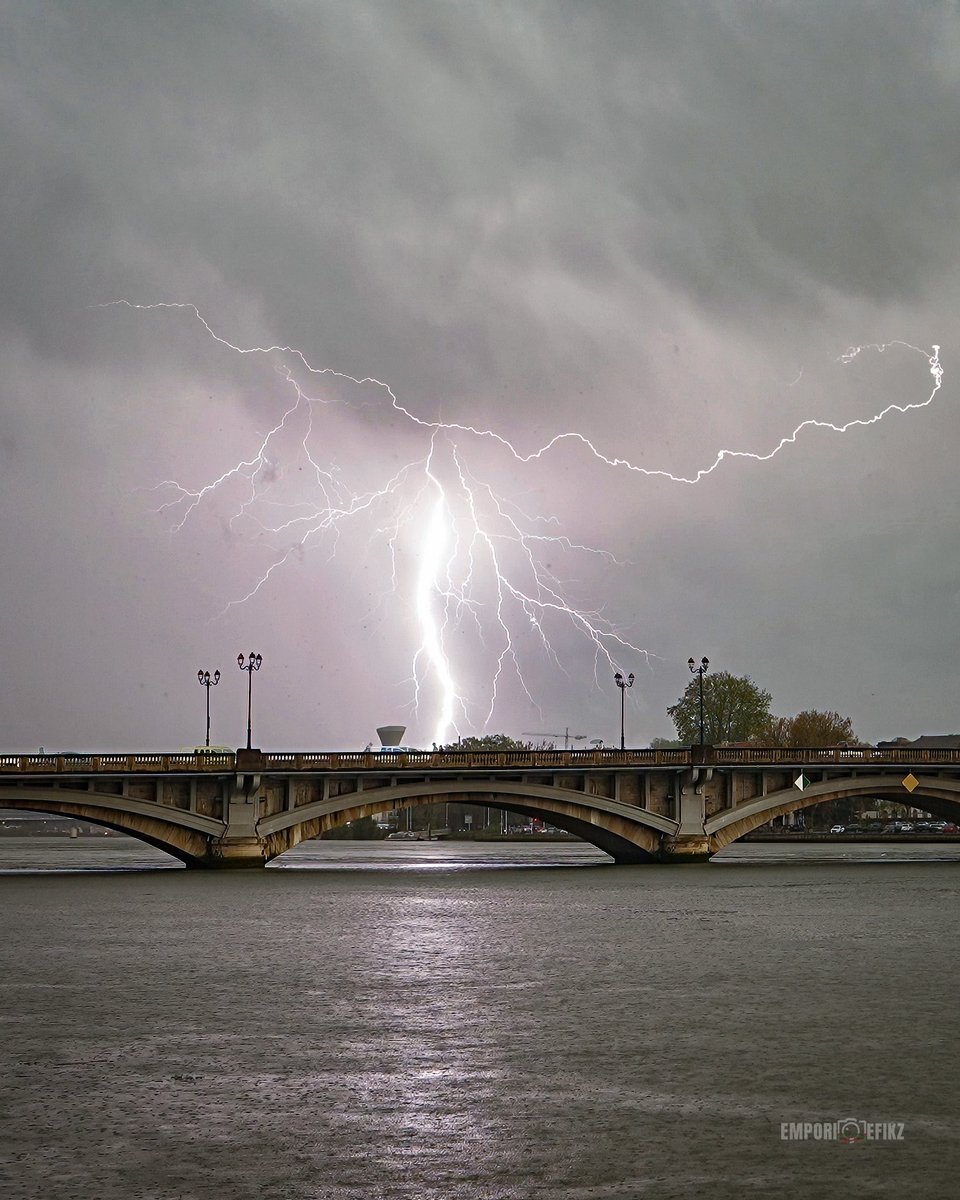 Foudre tout à l’heure à Bayonne ⚡️