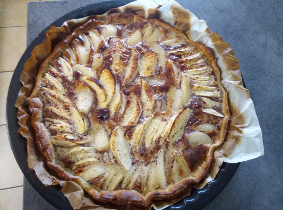 Bonne soirée 😉 
Tarte aux pommes poires 🍐🍎🥧🍏