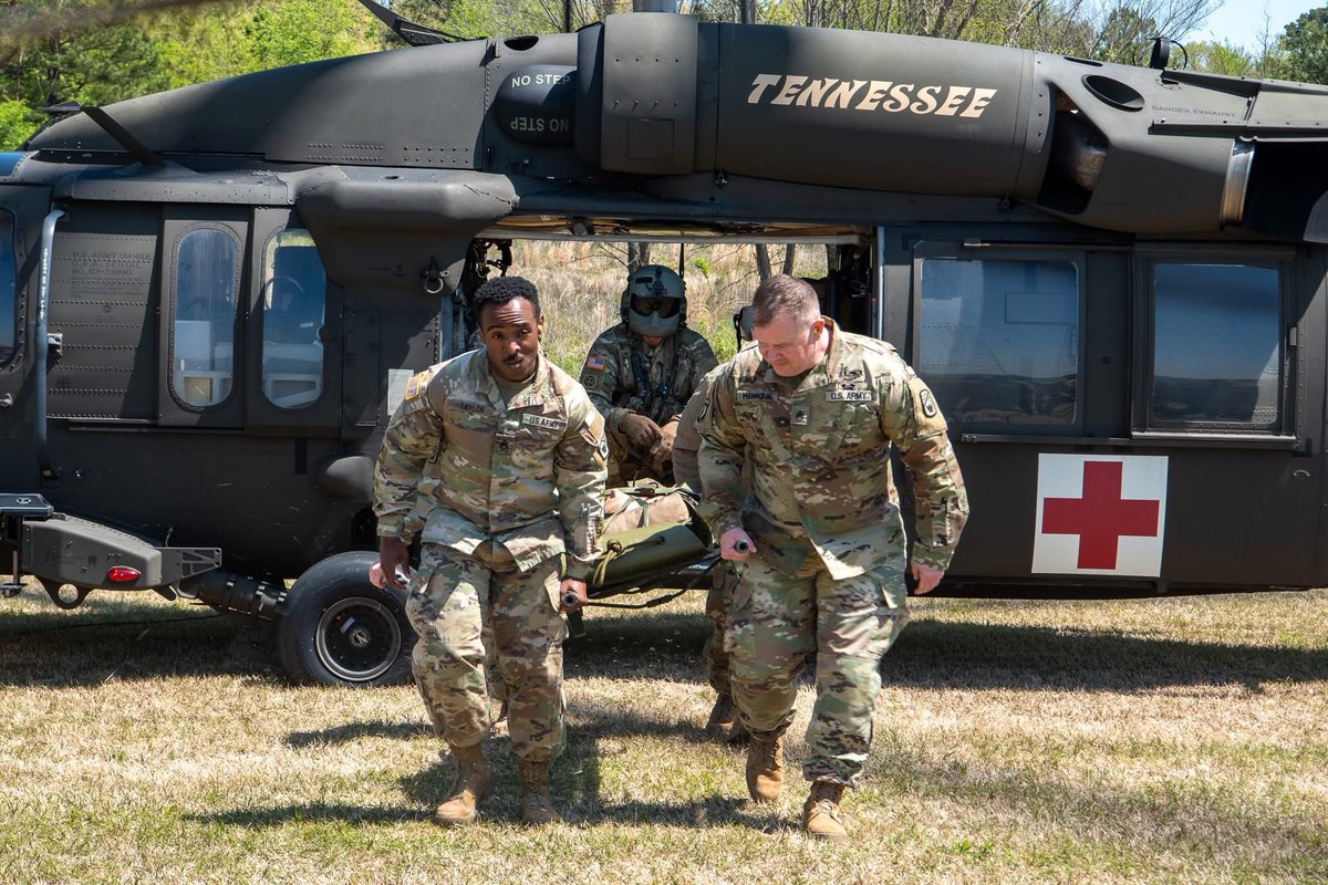 TNMilitaryDept's tweet image. Recently, 230th Engineer Battalion Medics teamed up with the Gibson County EMS and the 1-230th Aviation Assault Battalion for training at the TNNG Armory in Trenton. The teams worked to enhance readiness through ground and aerial medevac operations.
#tennesseenationalguard