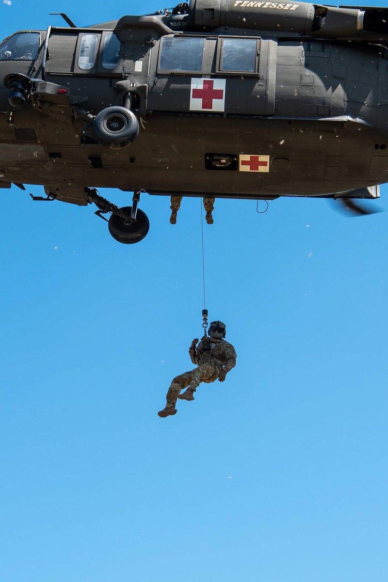 TNMilitaryDept's tweet image. Recently, 230th Engineer Battalion Medics teamed up with the Gibson County EMS and the 1-230th Aviation Assault Battalion for training at the TNNG Armory in Trenton. The teams worked to enhance readiness through ground and aerial medevac operations.
#tennesseenationalguard