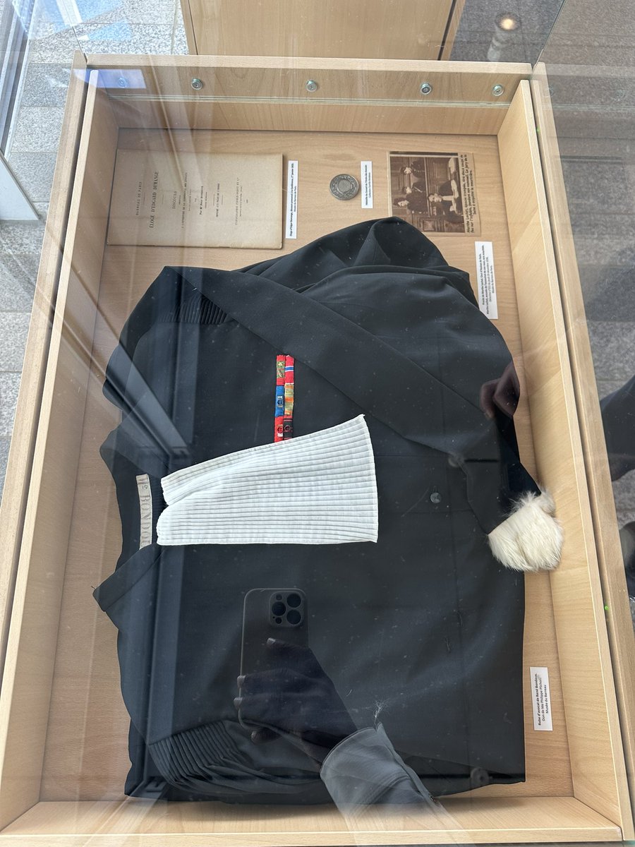 Je suis ravie d’avoir pu assister à la conférence du Guichet Unique à la maison des avocats à Paris. Très belle découverte /rencontre #avocats #juriste 
#tribunaldeparis #maisondesavocats #conference