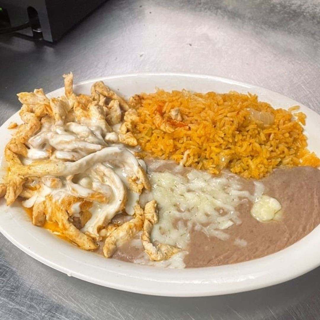 eltapatiook's tweet photo. Check out our lunch specials! Enjoy a tasty meal at an unbeatable price. View our menu and stop by today or order online! Order Now: https://t.co/DqPT5fUVk4 #eltapatio #Oklahomafood #okcfoodie #mexicanfood https://t.co/5OcxUUIJD7