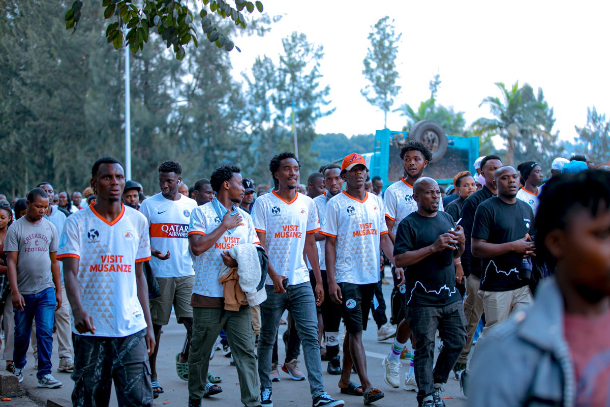 Musanze FC (@musanzefc) on Twitter photo #Kwibuka31
Umuryango wa Musanze Football Club wifatanyije n'abaturage ba karere mu rugendo rwo Kwibuka, rutangiriye ku isoko rya <a href="/MusanzeDistrict/">Musanze District</a> rwerekeza ku Rwibutso rw' Akarere aharuhukiye imibiri yβAbatutsi biciwe mucyahoze ari Cour D'Appel de Ruhengeri. #Kwibuka31
Umuryango wa Musanze Football Club wifatanyije n'abaturage ba karere mu rugendo rwo Kwibuka, rutangiriye ku isoko rya <a href="/MusanzeDistrict/">Musanze District</a> rwerekeza ku Rwibutso rw' Akarere aharuhukiye imibiri yβAbatutsi biciwe mucyahoze ari Cour D'Appel de Ruhengeri.