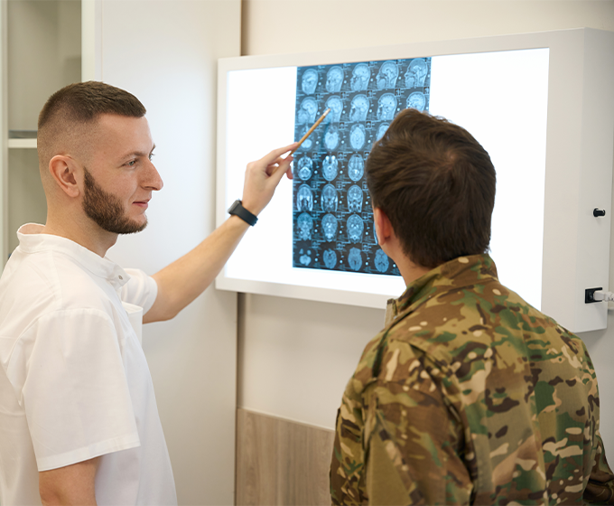 UTSA researchers are revolutionizing TBI treatment! The team is using data-driven approaches to create a dashboard for clinicians to better understand and treat traumatic brain injuries in veterans. #UTSA #UTSAResearch 
Find out more: tinyurl.com/22krjwf8