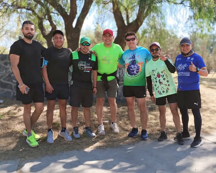 gusrodriher's tweet photo. Pegándole en el bosque de Aragón.
@yoelegicorrer1 
@EntreRunners 
@ManicomioRunner 
@LoveRunSmile 
@templorunner https://t.co/5jI1h2cXSL