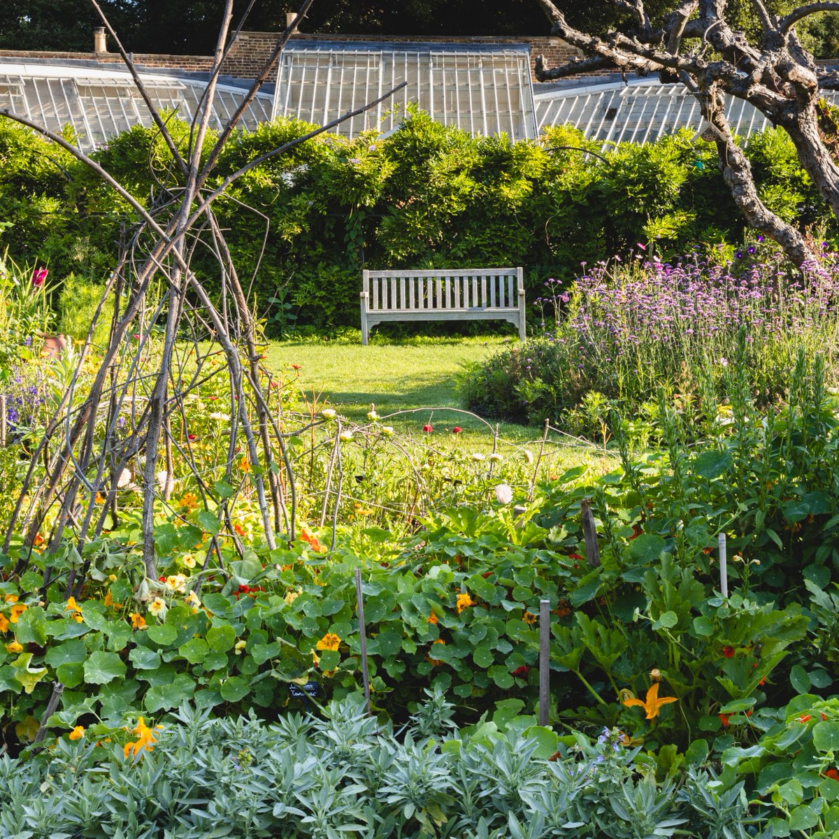 🌿 Happy #NationalGardenDay! 🌿

Did you know Fulham Palace is home to London’s second oldest botanic garden?

Join us at the green meet on 11 May for a full day of garden inspiration, hands-on activities and eco-friendly fun.

Learn more &amp; book now: bit.ly/49lz6Jy