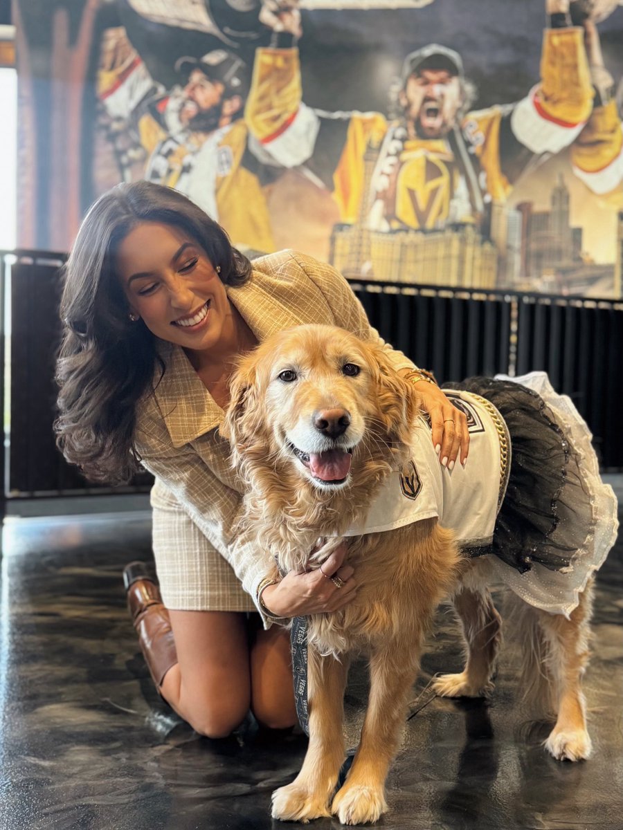 Goldie_Vegas's tweet photo. Taylor Rocha of channel 13 and I hanging out before practice. #yeahTaylor #goKnightsgo #loveGoldie https://t.co/IA0xtScBjw