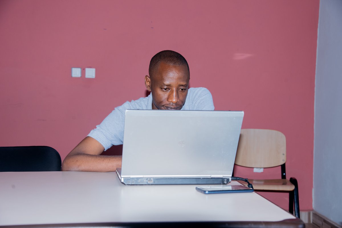 ONGSOPADI's tweet photo. Il a passé en revue les étapes clés,notamment le plan de vente, le plan de production,le plan d’investissement,le plan d’amortissement,le plan du personnel,l’évaluation des différents coûts,le compte d’exploitation prévisionnel et le plan du capital de démarrage et ses sources. https://t.co/nbkusxKbVl