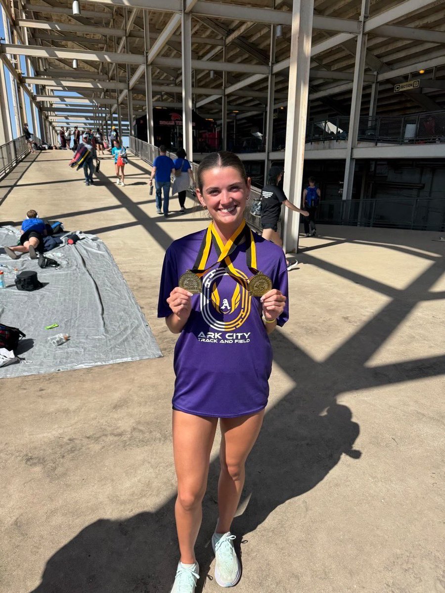 Senior Kinzie Perdue of Arkansas City broke Ark City’s 31 year old high jump record, and won the Elite Division of the Shocker Pre-State Challenge with a jump of 5’6”. This jump puts Perdue at #1 in 5A and tied for #2 in all classes this season. #sportsinkansas