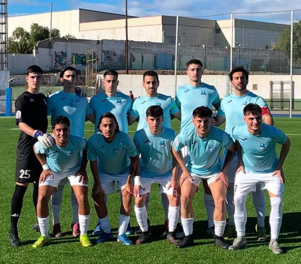 Nacional10x's tweet photo. 3º RFEF

Con 7 Sub 23 en el 11 inicial compite semanalmente Muleño CF. Hay que tener la personalidad y valentía como entrenador (Chencho Ortega) de alinearlos. Sin duda, hecho poco común salvo filiales y clubes modestos. De mérito la campaña realizada y más cerca de permanencia https://t.co/QOTFHNaTia
