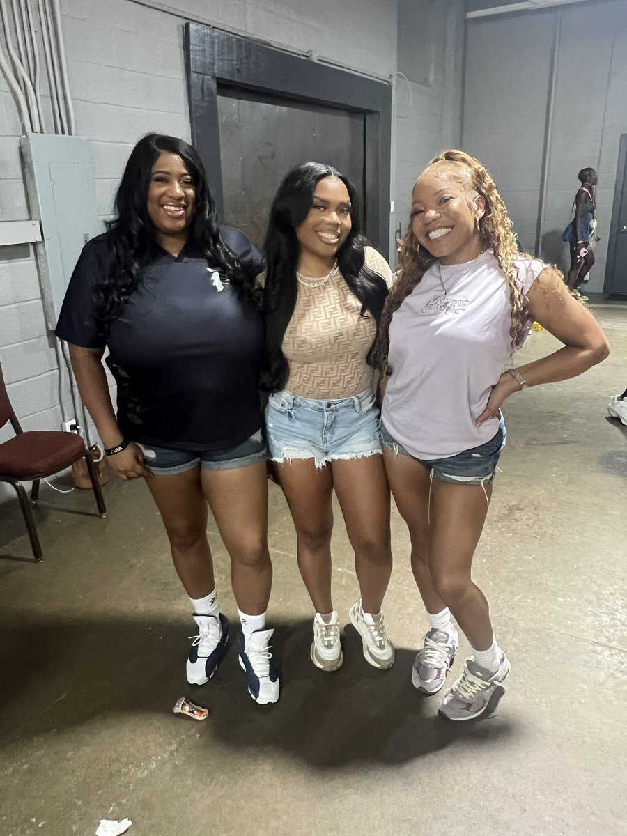 VonZela (@mnyvonnepw) on Twitter photo The Bardashians Take Over on
Takeover Battle League #9-0
Great job ladies <a href="/OfficialRealRap/">GOAT’fficial</a> <a href="/JazTheRapper/">MS. RUSHMORE ✊🏽</a> <a href="/realcaseyjay/">CASEY JAY</a> The Bardashians Take Over on
Takeover Battle League #9-0
Great job ladies <a href="/OfficialRealRap/">GOAT’fficial</a> <a href="/JazTheRapper/">MS. RUSHMORE ✊🏽</a> <a href="/realcaseyjay/">CASEY JAY</a>