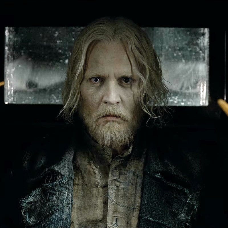 First look at Johnny Depp in Day Drinker. Grindelwald vibes🫦