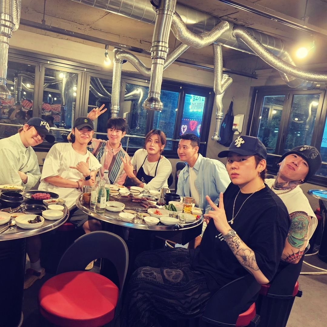 blockbbc041511's tweet photo. 블락비 14주년이라니…🥺
얼른 완전체 보고싶어요..🫶
#벌들의_14번째_비행 https://t.co/ONXfxR4NZ6