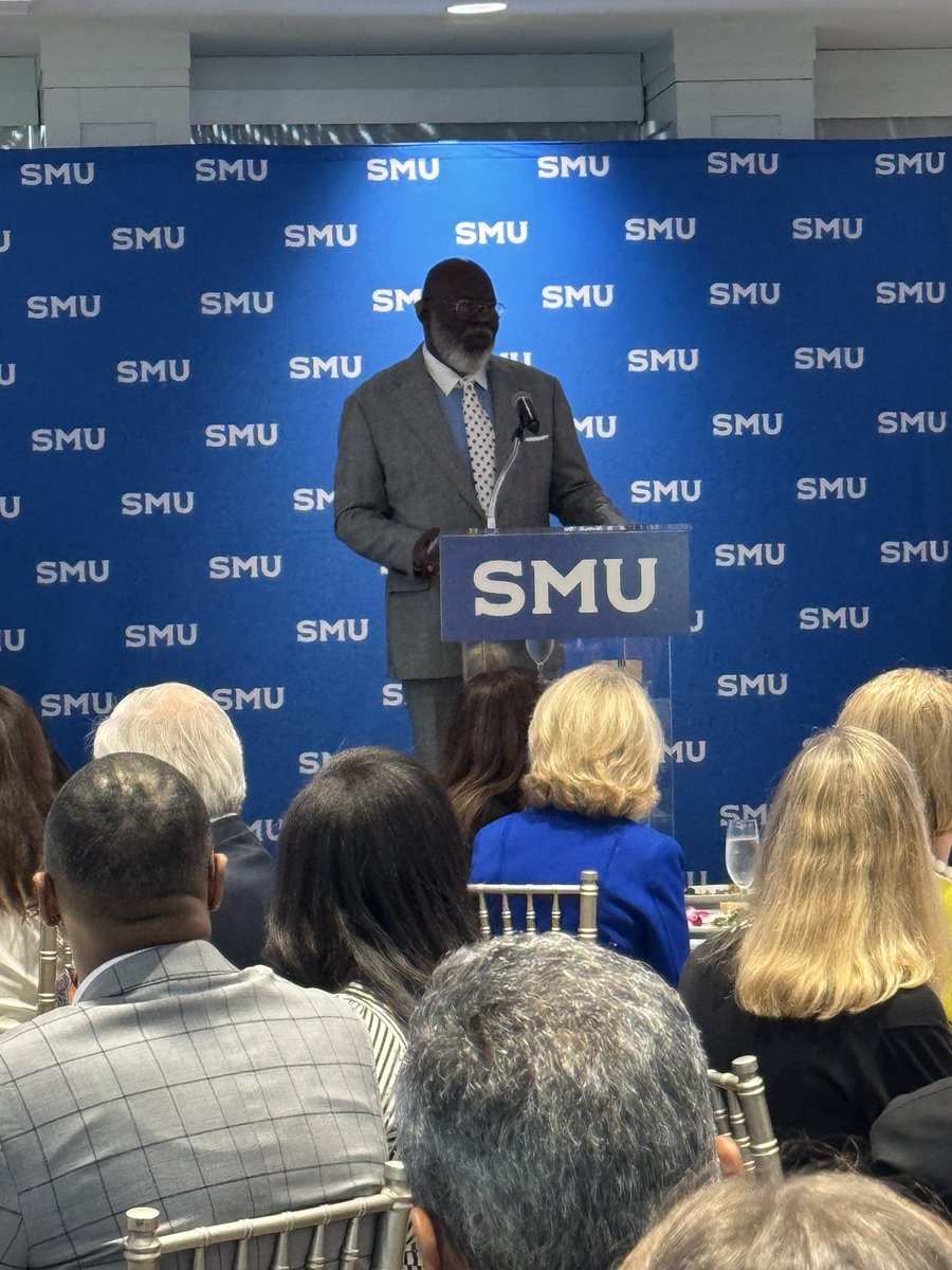 MaguireEthics's tweet image. Today's invocation is given by @BishopJakes, Senior Pastor of @TPHDallas. #SMUEthics