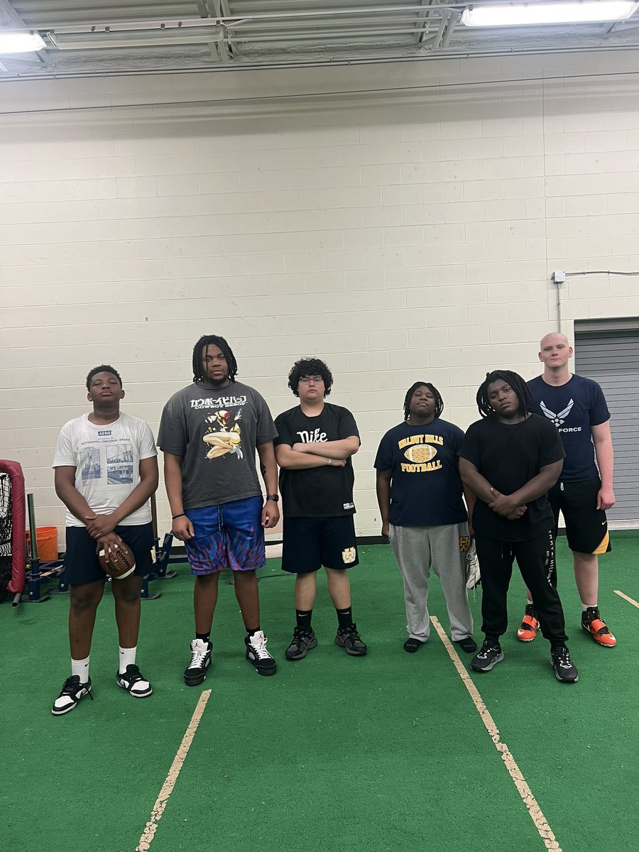 Walnut Hills Football (@walnuthillsfb) on Twitter photo Appreciate!
<a href="/OhioStateFB/">Ohio State Football</a> Phillip Daniels for stopping bye and helping out some of our guys!
#Working #Growth #OhioState Appreciate!
<a href="/OhioStateFB/">Ohio State Football</a> Phillip Daniels for stopping bye and helping out some of our guys!
#Working #Growth #OhioState