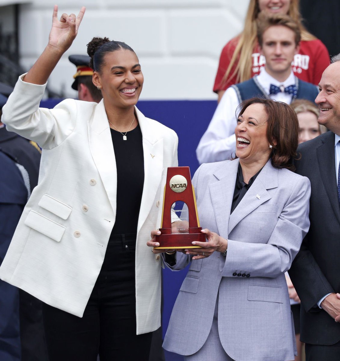Do you guys remember when the USA had a vice president who could actually hold a trophy? I do!