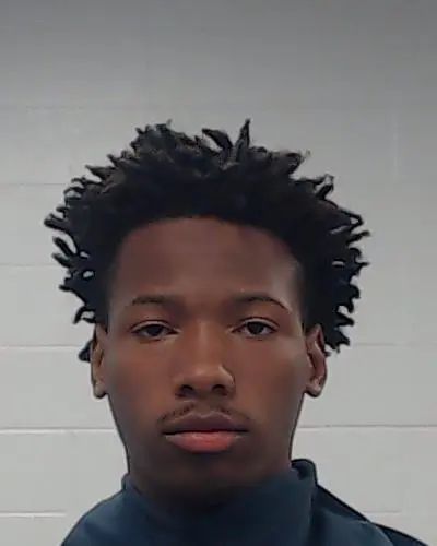 MarioNawfal's tweet image. 🚨🇺🇸 TEXAS TEEN WHO STABBED AUSTIN METCALF IN THE HEART GRANTED HOUSE ARREST

Karmelo Anthony fatally stabbed Austin Metcalf at a high school track meet—but he’s now out on $250K bond and headed home.

The 17-year-old allegedly pulled a knife from his backpack after being shoved…