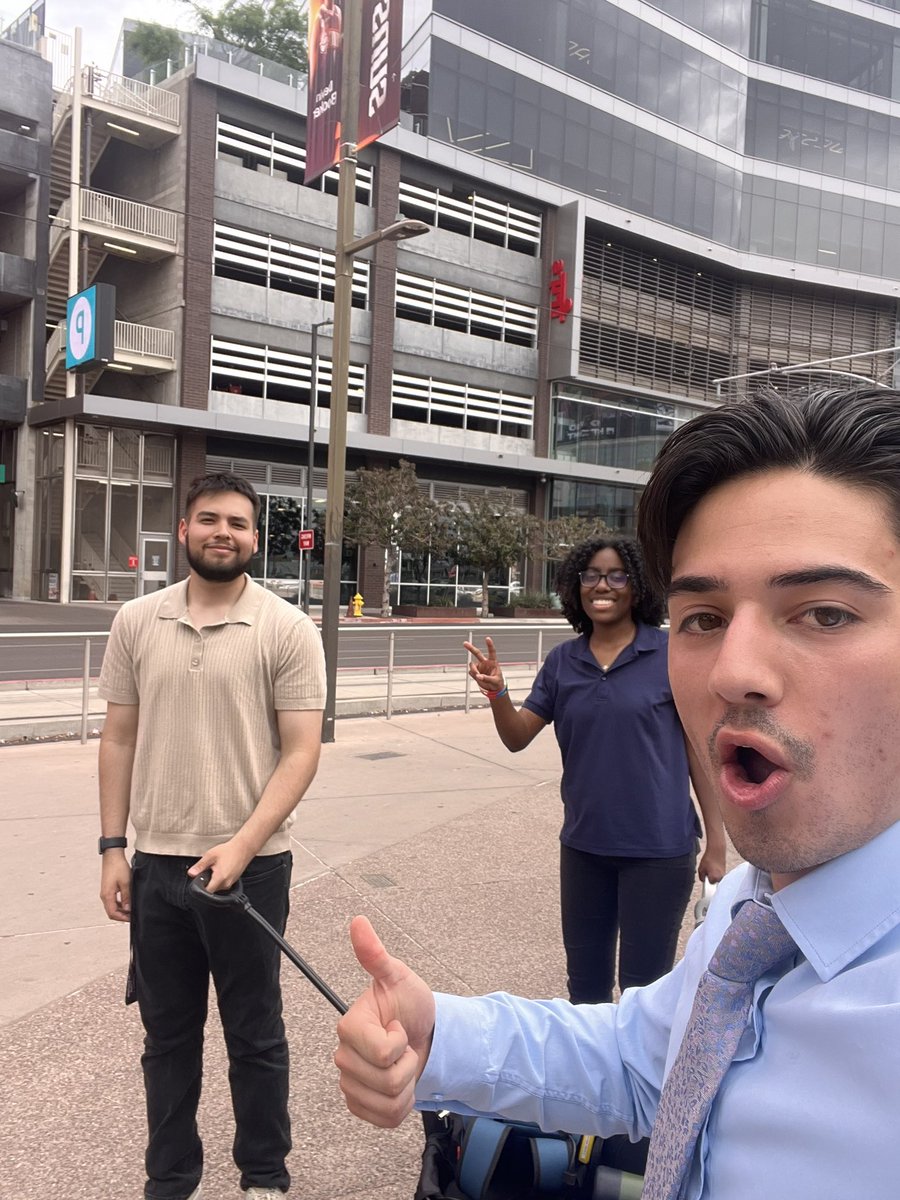 A successful live shot for <a href="/cronkitenews/">Cronkite News</a> thanks to <a href="/TiaReid65/">Tia</a> and <a href="/EdgardoSotoASU/">Edgardo Soto</a> !!!

(I guess <a href="/KolbyMarting85/">Kolby Marting</a> from the studio too)

<a href="/sportscronkite/">Cronkite News: Phoenix Sports</a>