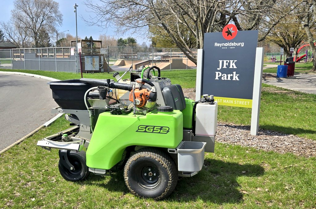 My schedule and the weather finally agreed for me to get our SG52 out to start pre emergent fertilizer and broadleaf weed control. <a href="/SteelGreenMfg/">Steel Green Manufacturing</a>