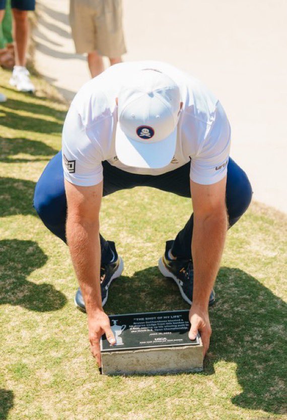 Fore Play tweet media