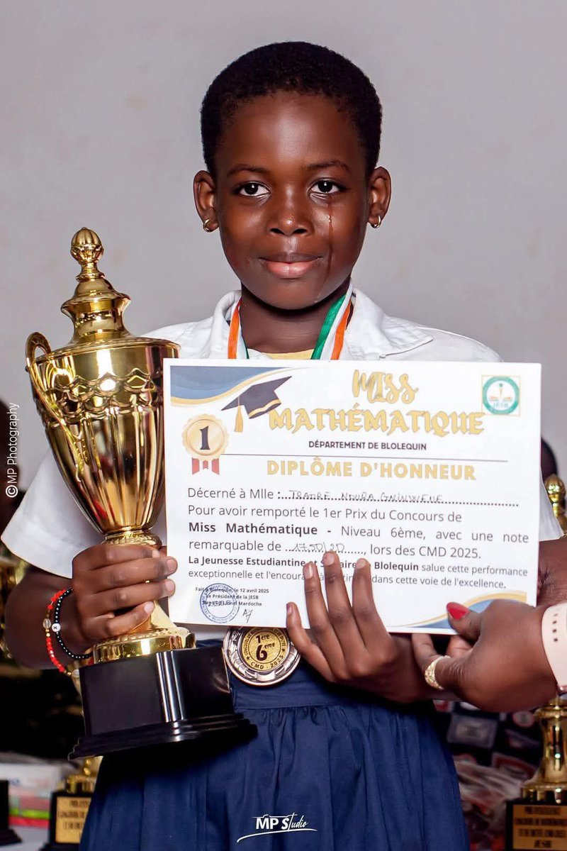Félicitations à Mlle Traoré Noura  !
1er Prix du concours Miss Mathématique 6ème avec une note de 17,5/20 lors des CMD 2025.
❤️❤️