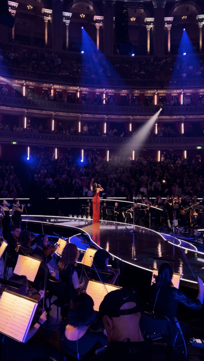duasblud's tweet photo. videos i took at dua’s royal albert hall show ~ a thread 🎙️❤️ https://t.co/zy9rVJ5Fcy