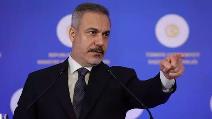 Dışişleri Bakanı Hakan Fidan:

Olağanüstü anları olağanüstü karşılamamak gibi bir tarafım var.

 Her şey daha yeni başlıyor.