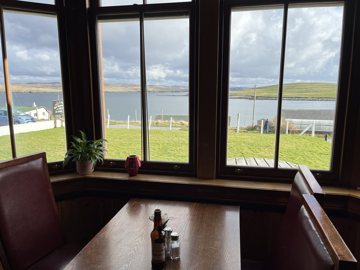 A glorious day in Hillswick where we popped along to see Smudge, the gorgeous rescue seal <a href="/wildathillswick/">Hillswick Wildlife</a> He stole our hearts at Christmas and is still just as cute! Time for one in the beautiful <a href="/StMagnusBay/">St Magnus</a> too! Stunning views and wonderful welcome! 🙏❤️ #holidays #shetland