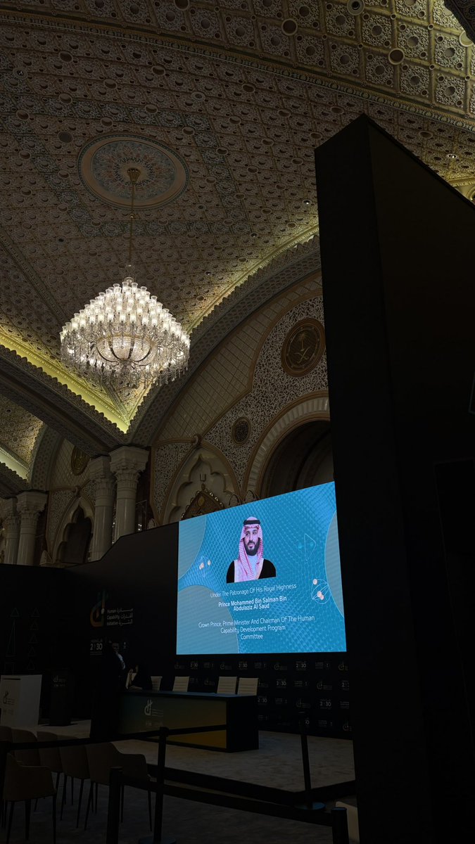 من قلب الحدث إلى خلف الكواليس كنت جزء من صناعة لحظة استثنائية في مؤتمر القدرات البشرية تجربة ما تنوصف مليانة شغف تفاصيل وإنجاز وما زلت تحت تأثير عظَمة الحدث
🤍🤍🤍

#مؤتمر_مبادرة_القدرات_البشرية 
#مؤتمر_القدرات_البشرية